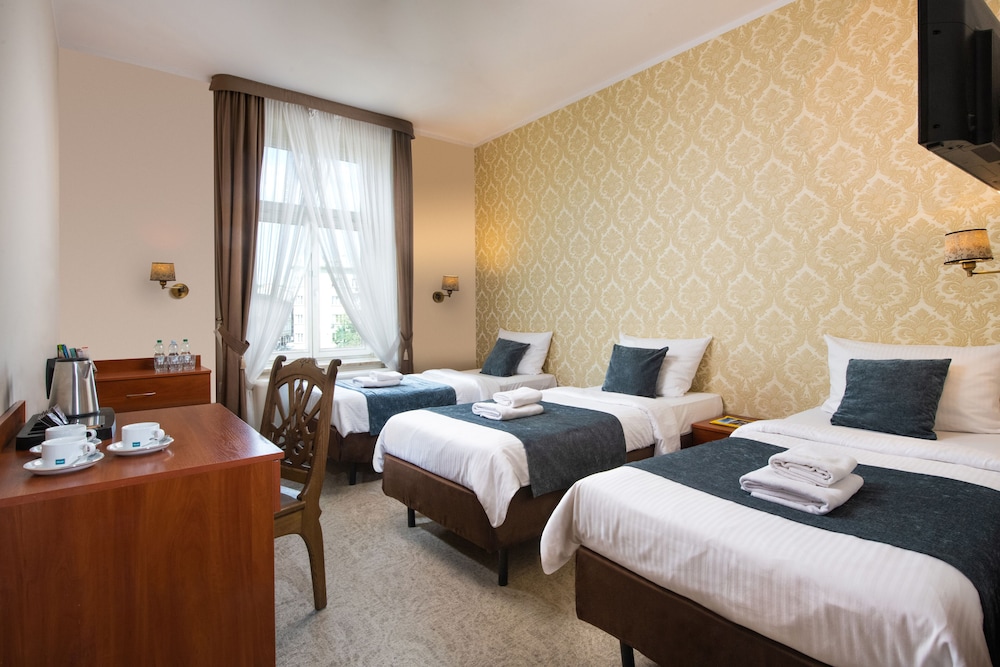 Aparthotel Globus — Hotel rooms in Krakow, Lesser Poland