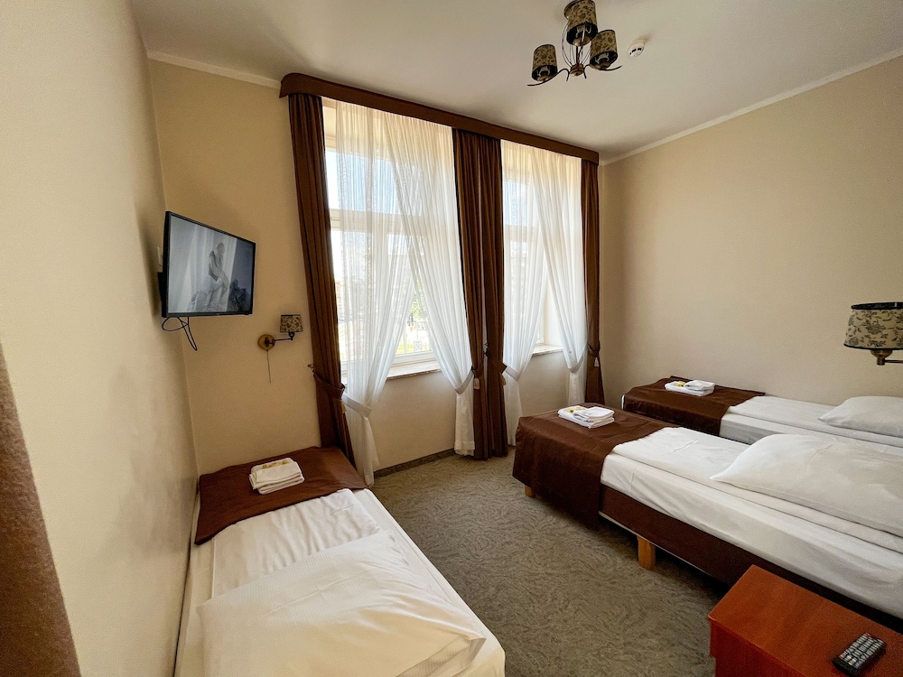 Aparthotel Globus — Hotel rooms in Krakow, Lesser Poland