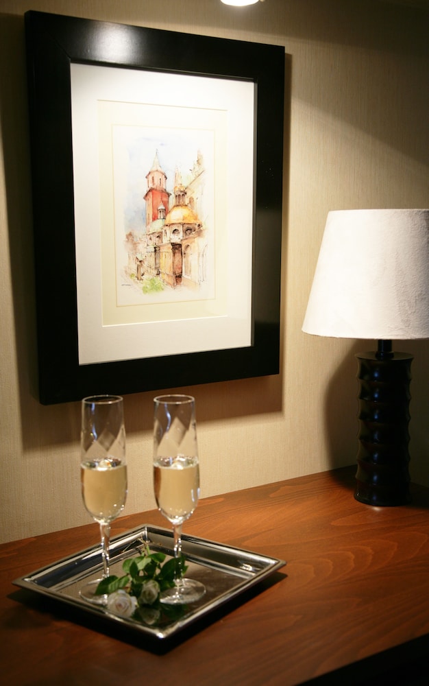 Aparthotel Globus — Hotel rooms in Krakow, Lesser Poland