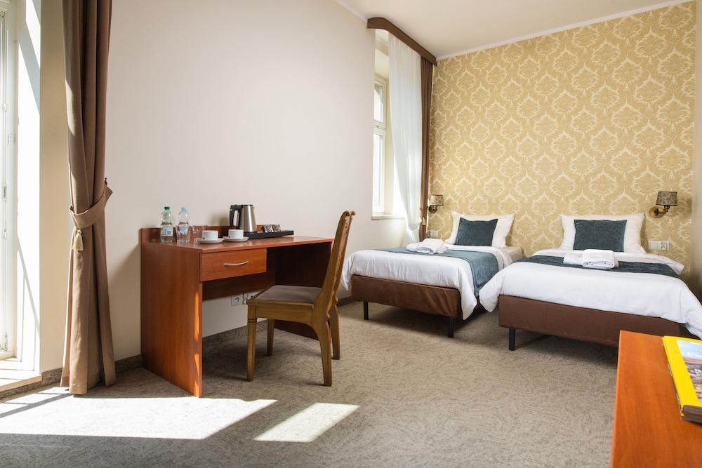 Aparthotel Globus — Hotel rooms in Krakow, Lesser Poland