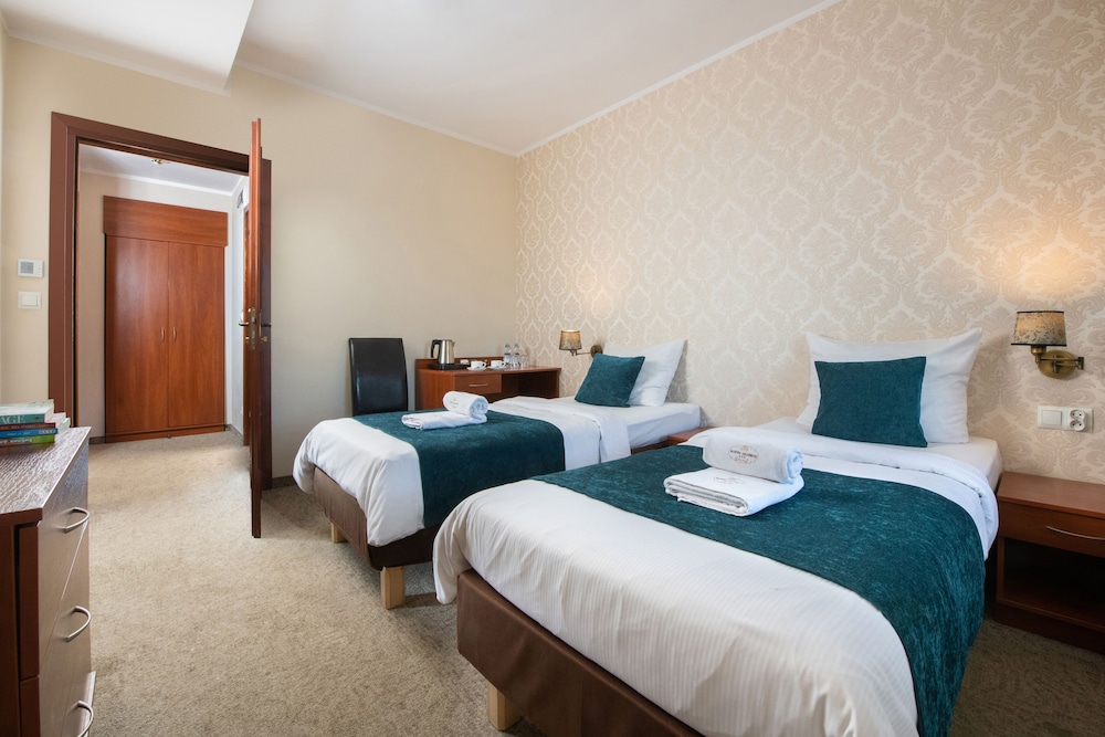 Aparthotel Globus — Hotel rooms in Krakow, Lesser Poland