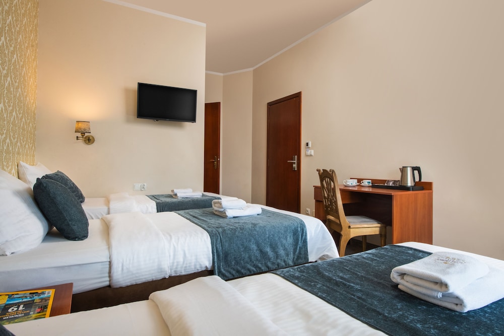 Aparthotel Globus — Hotel rooms in Krakow, Lesser Poland
