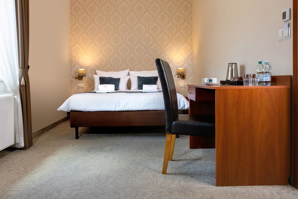 Aparthotel Globus — Hotel rooms in Krakow, Lesser Poland