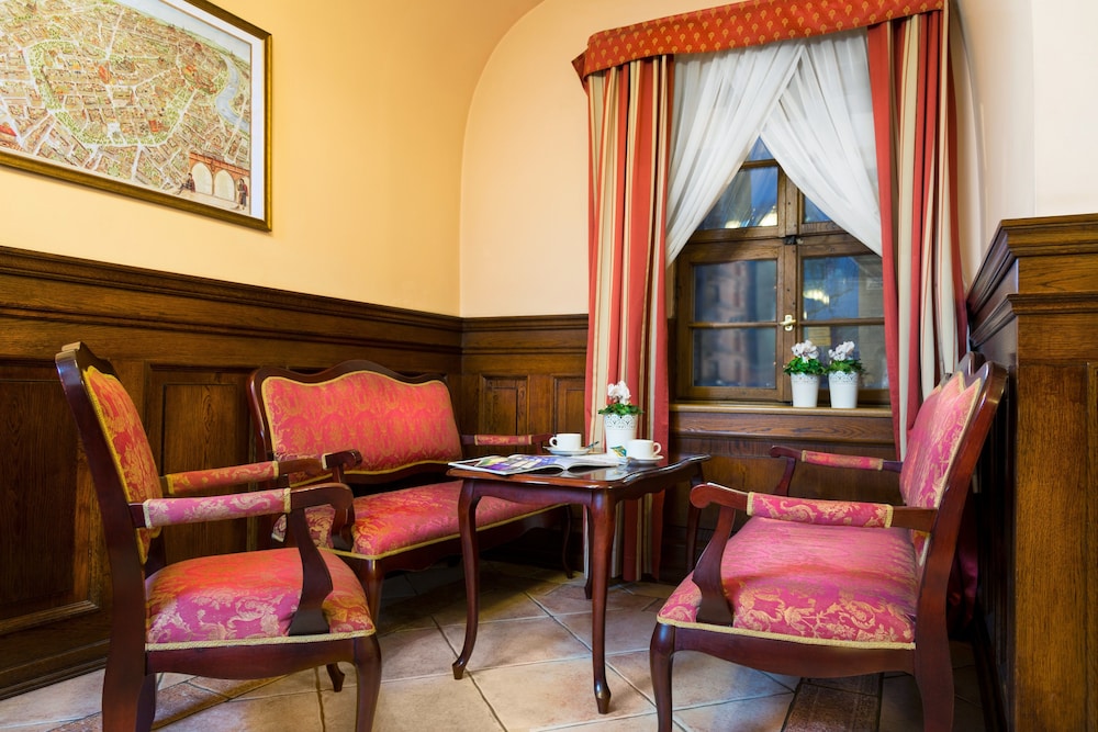 Hotel Regent — Hotel rooms in Krakow, Lesser Poland