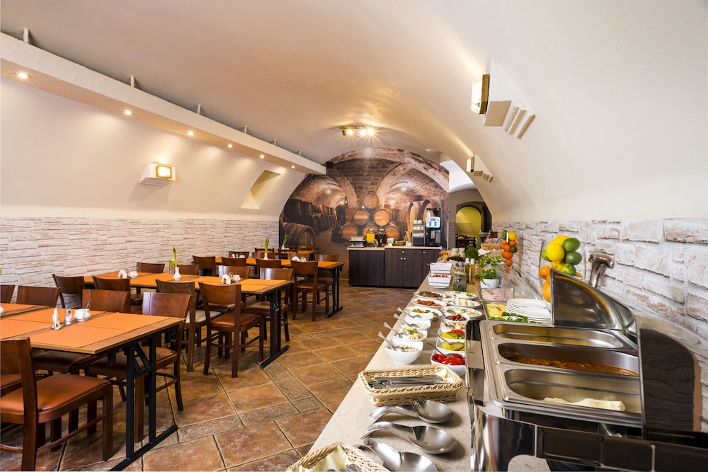 Hotel Regent — Restaurant & bars in Krakow, Lesser Poland