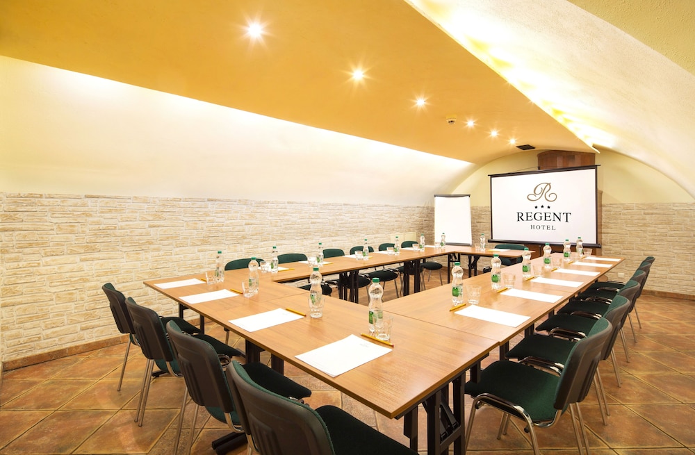 Hotel Regent — Hotel building in Krakow, Lesser Poland