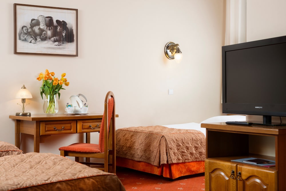 Hotel Regent — Hotel rooms in Krakow, Lesser Poland