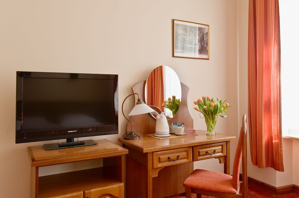 Hotel Regent — Hotel rooms in Krakow, Lesser Poland