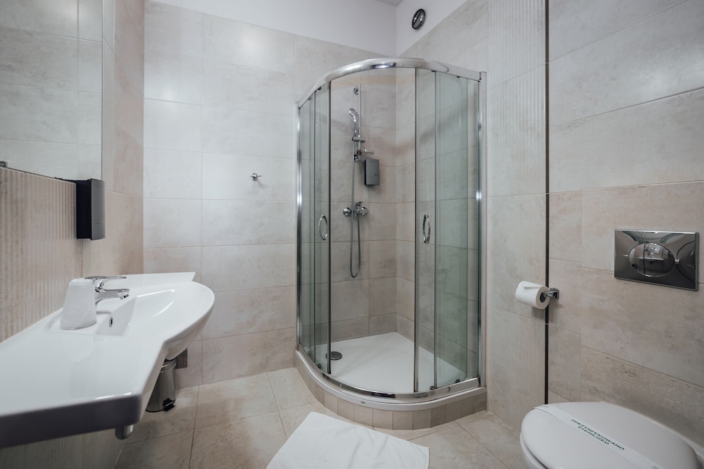 Hotel Rezydent — Hotel rooms in Krakow, Lesser Poland