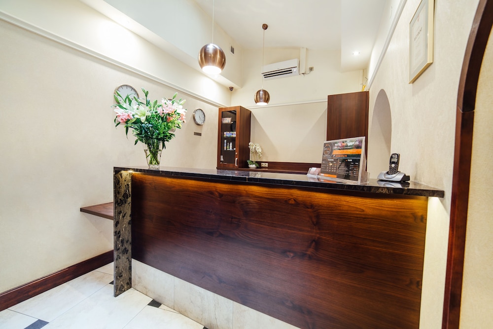 Hotel Rezydent — Hotel building in Krakow, Lesser Poland