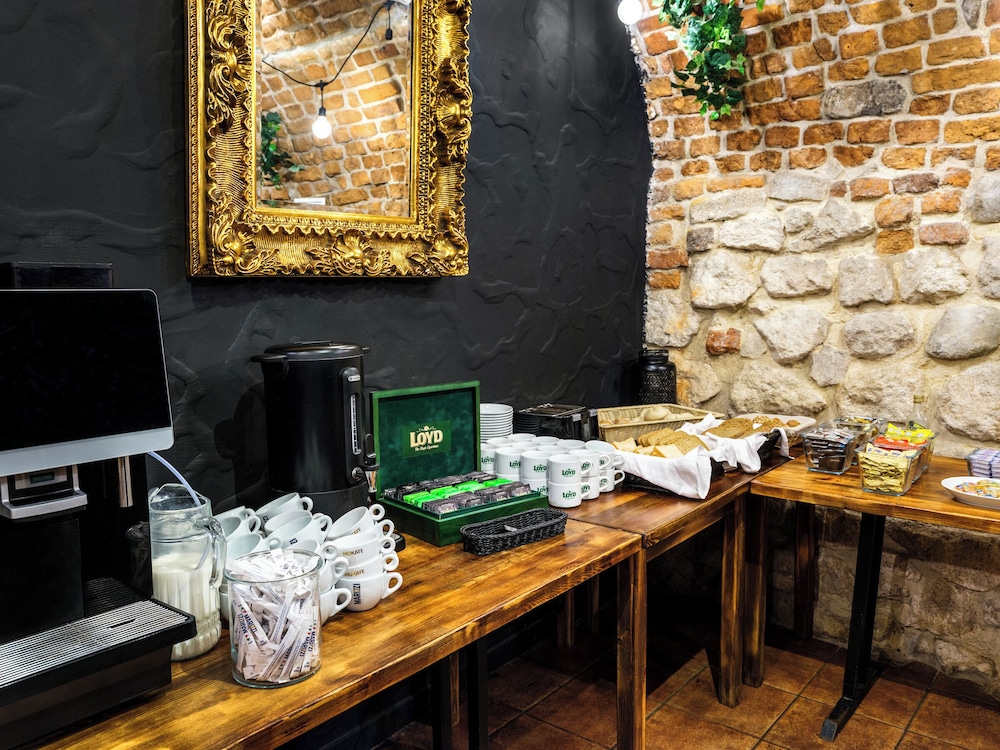 Hotel Rezydent — Restaurant & bars in Krakow, Lesser Poland
