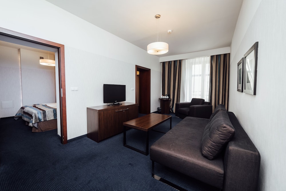 Hotel Rezydent — Hotel rooms in Krakow, Lesser Poland