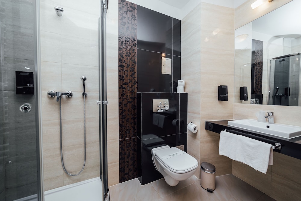 Hotel Rezydent — Hotel rooms in Krakow, Lesser Poland