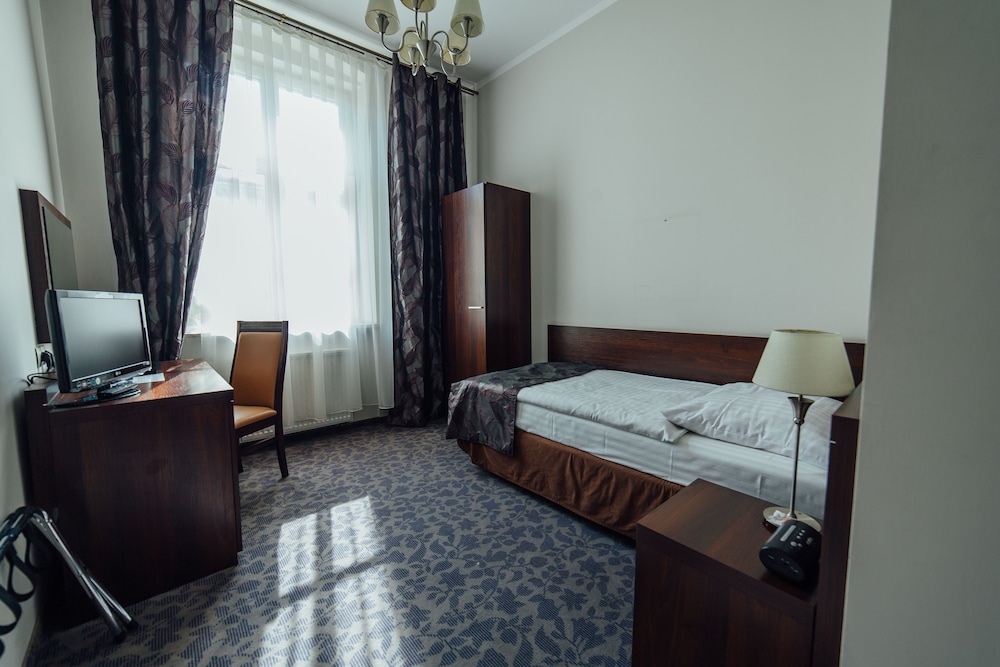 Hotel Rezydent — Hotel rooms in Krakow, Lesser Poland