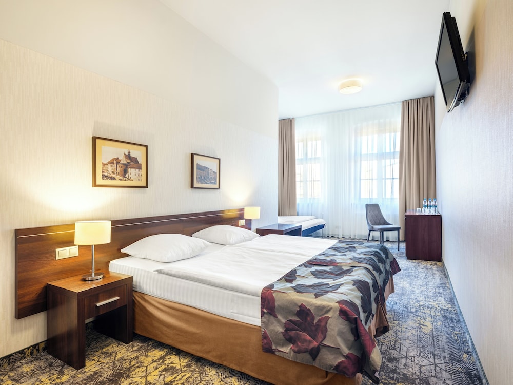 Hotel Rezydent — Hotel rooms in Krakow, Lesser Poland
