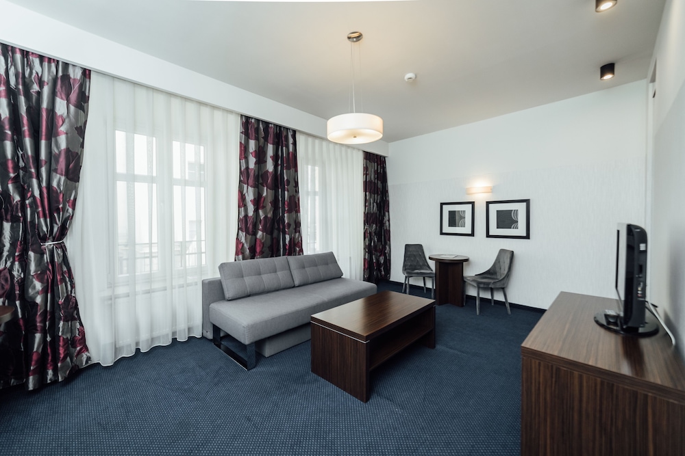 Hotel Rezydent — Hotel rooms in Krakow, Lesser Poland