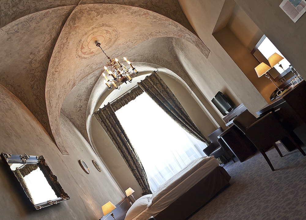 Hotel Rezydent — Hotel rooms in Krakow, Lesser Poland