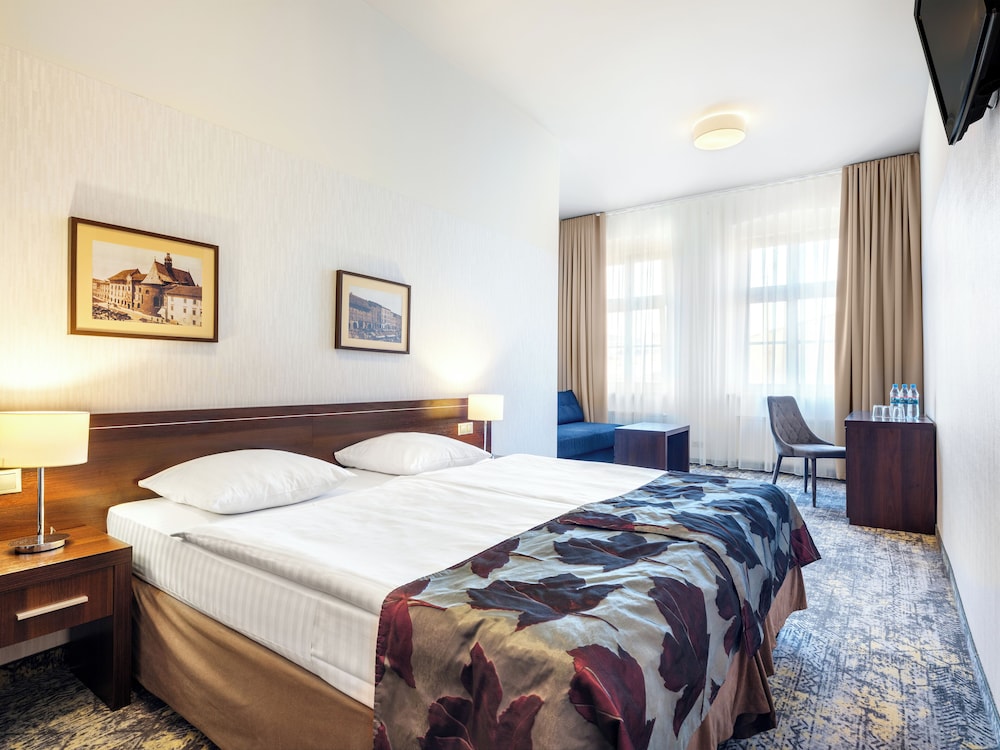Hotel Rezydent — Hotel rooms in Krakow, Lesser Poland