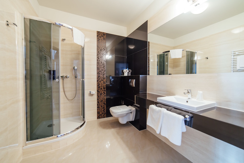 Hotel Rezydent — Hotel rooms in Krakow, Lesser Poland