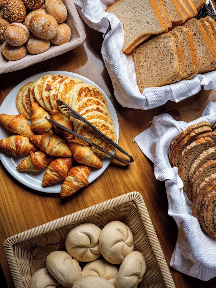 Hotel Rezydent — Restaurant & bars in Krakow, Lesser Poland