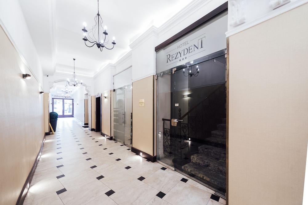 Hotel Rezydent — Hotel building in Krakow, Lesser Poland
