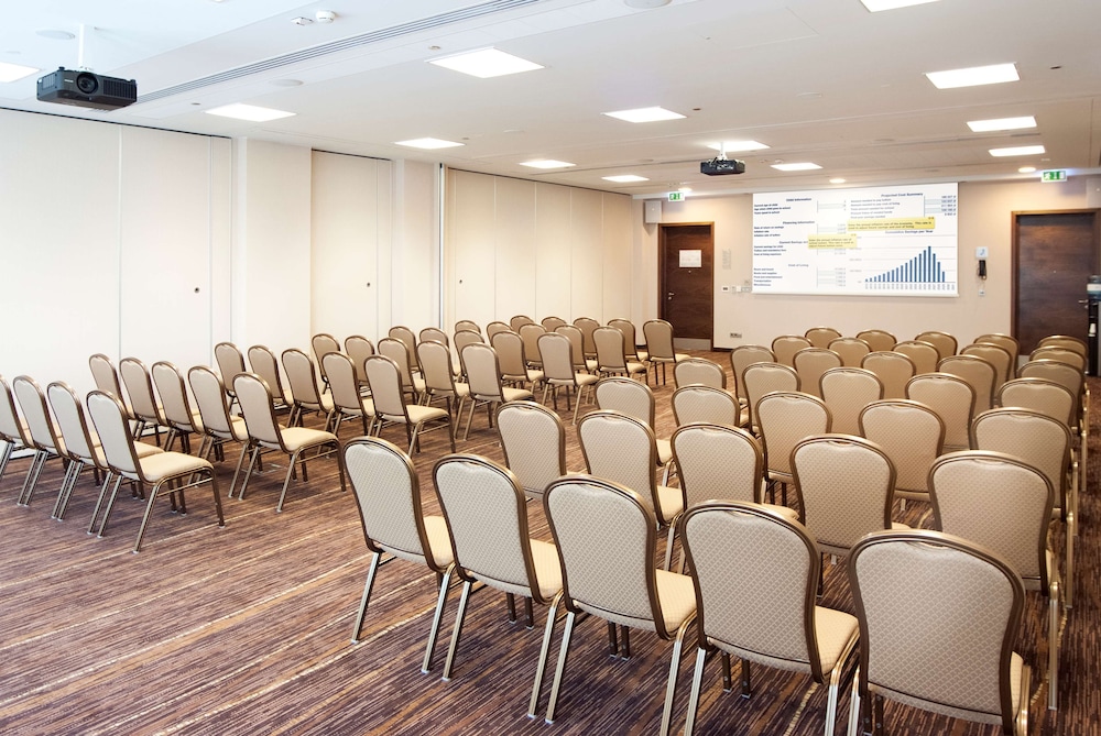 Hilton Garden Inn Krakow — Hotel building in Krakow, Lesser Poland