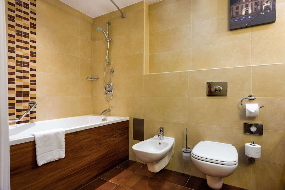 Hilton Garden Inn Krakow — Hotel rooms in Krakow, Lesser Poland