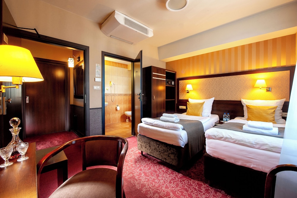 Hotel Wielopole — Hotel rooms in Krakow, Lesser Poland