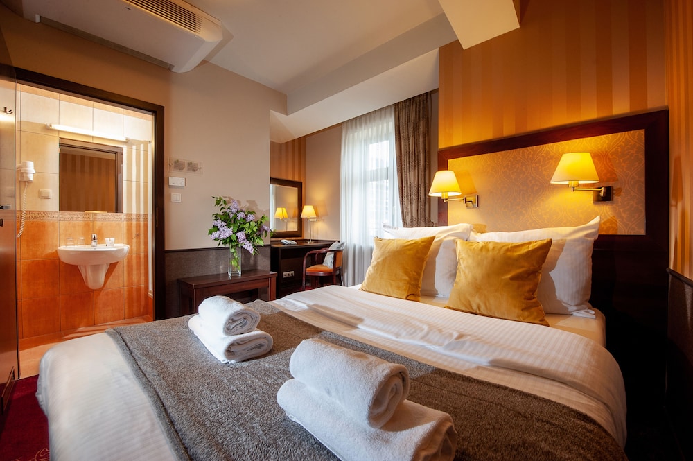 Hotel Wielopole — Hotel rooms in Krakow, Lesser Poland