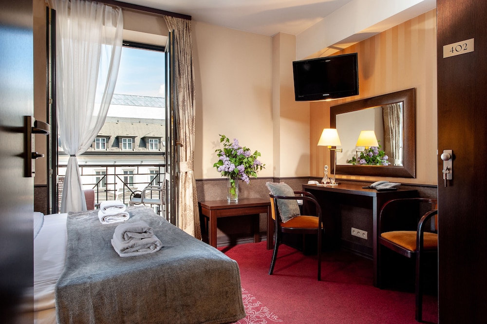 Hotel Wielopole — Hotel rooms in Krakow, Lesser Poland