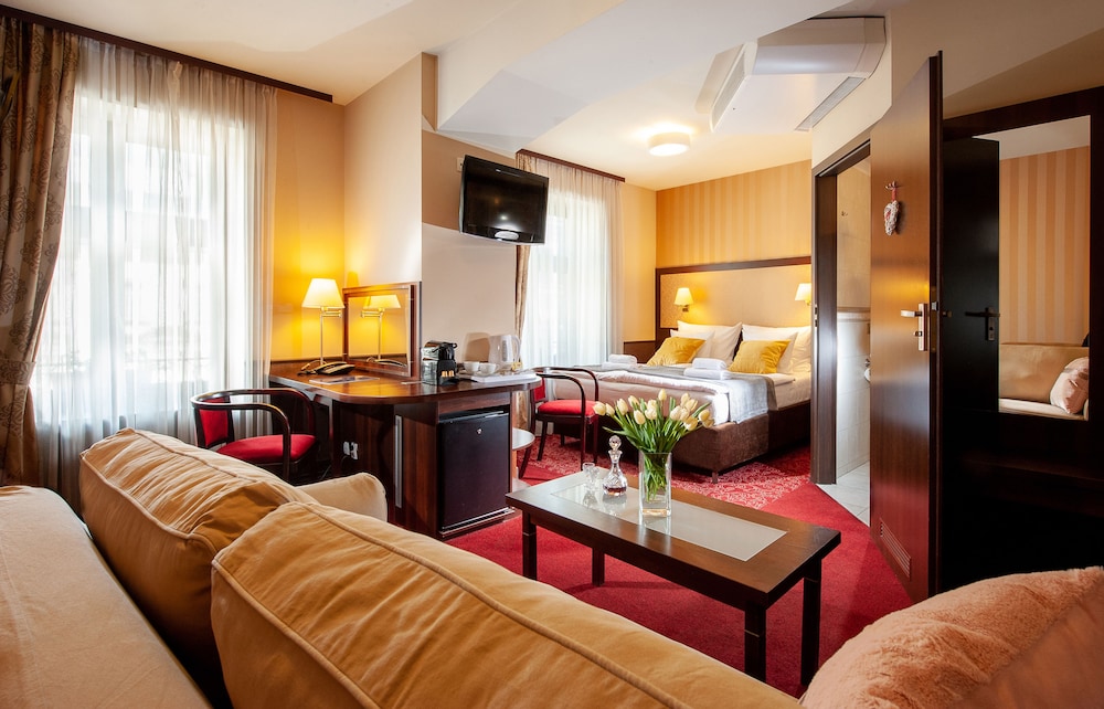 Hotel Wielopole — Hotel rooms in Krakow, Lesser Poland