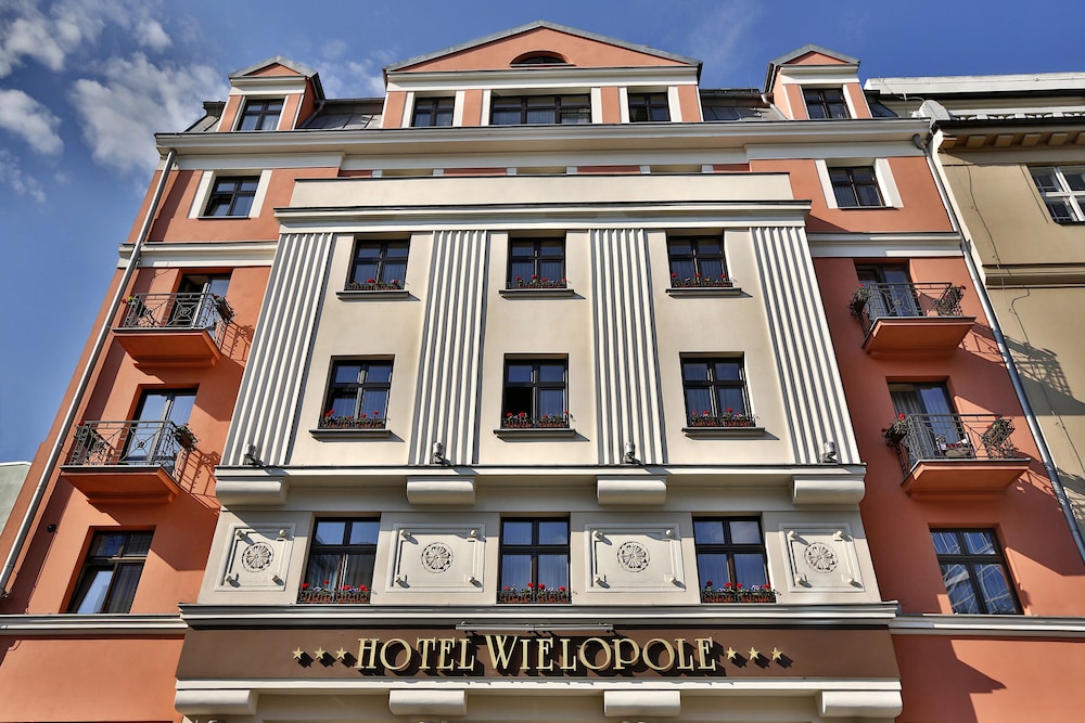 Hotel Wielopole — Hotel building in Krakow, Lesser Poland