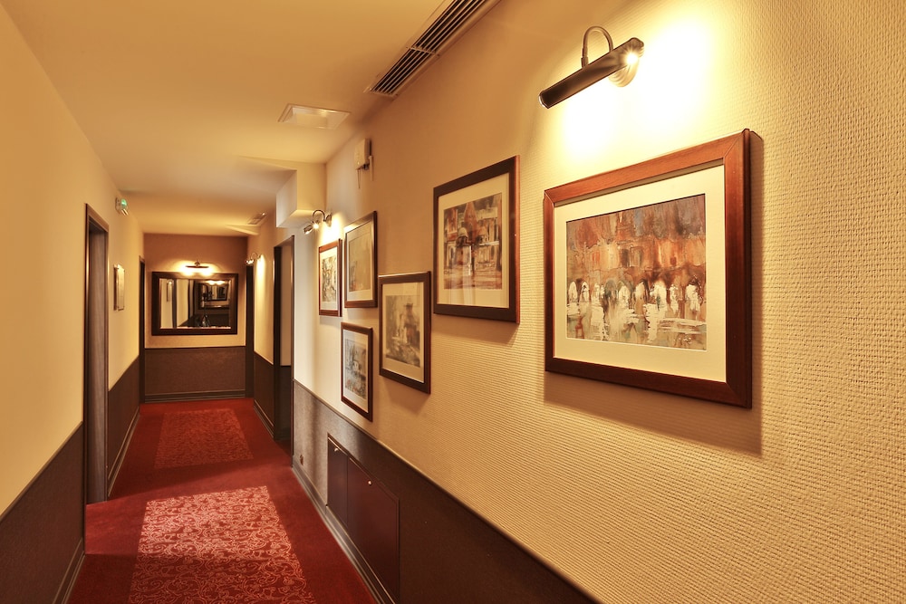 Hotel Wielopole — Hotel building in Krakow, Lesser Poland