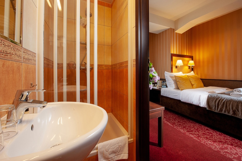 Hotel Wielopole — Hotel rooms in Krakow, Lesser Poland