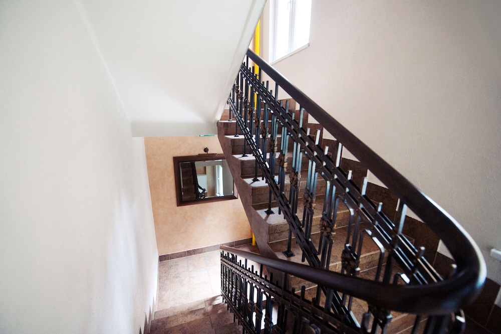 Hotel Wielopole — Hotel building in Krakow, Lesser Poland