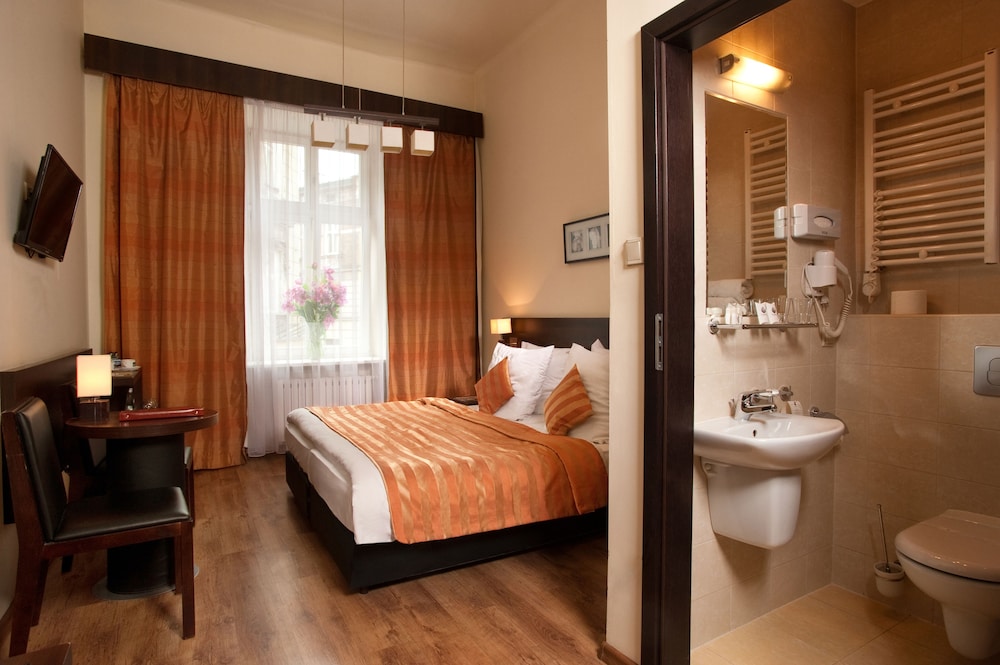 Spatz Aparthotel — Hotel rooms in Krakow, Lesser Poland