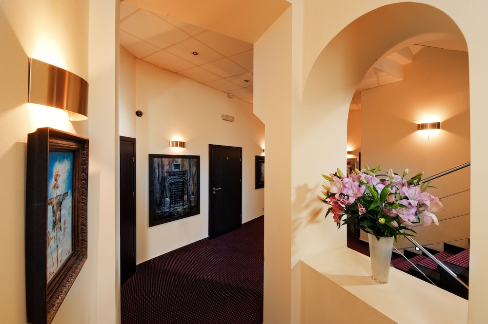Spatz Aparthotel — Hotel building in Krakow, Lesser Poland