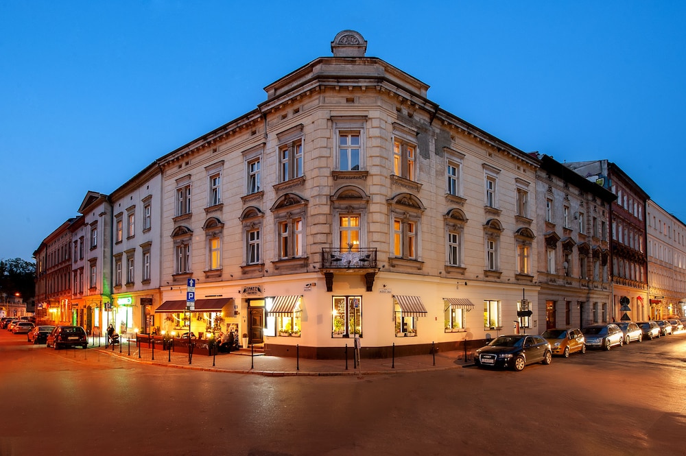 Spatz Aparthotel — Hotel building in Krakow, Lesser Poland