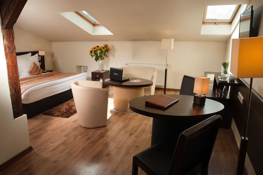 Spatz Aparthotel — Hotel rooms in Krakow, Lesser Poland