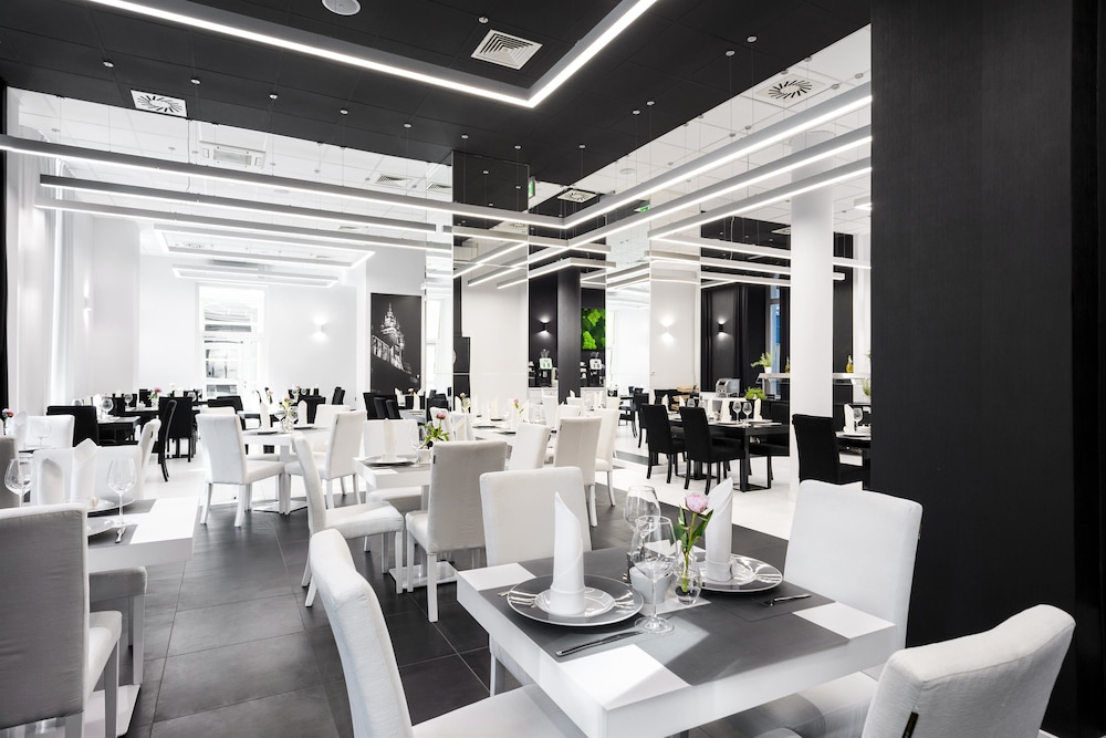 Best Western Plus Krakow Old Town — Restaurant & bars in Krakow, Lesser Poland