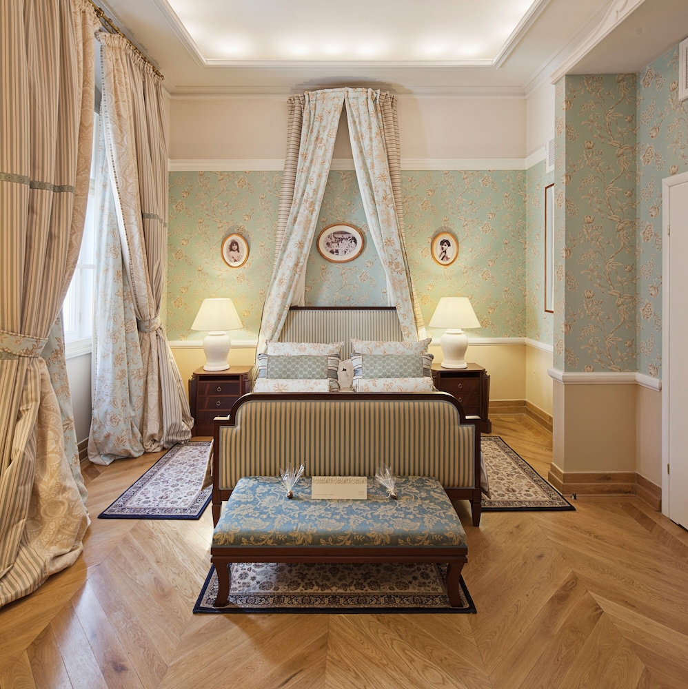The Bonerowski Palace Boutique Hotel — Hotel rooms in Krakow, Lesser Poland