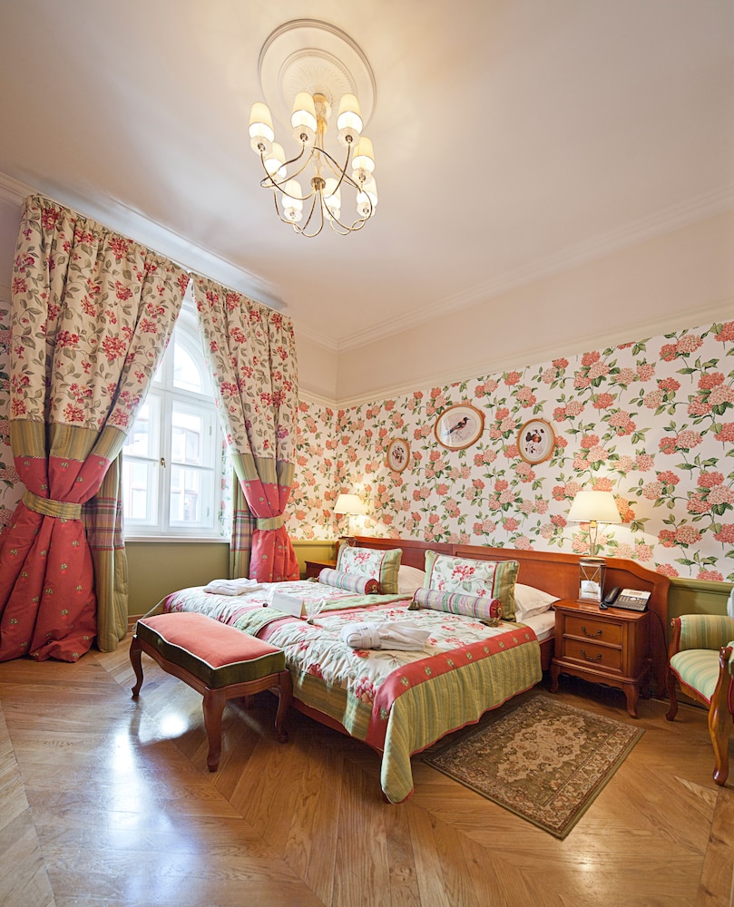 The Bonerowski Palace Boutique Hotel — Hotel rooms in Krakow, Lesser Poland