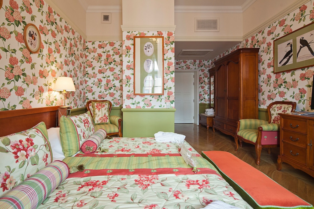 The Bonerowski Palace Boutique Hotel — Hotel rooms in Krakow, Lesser Poland