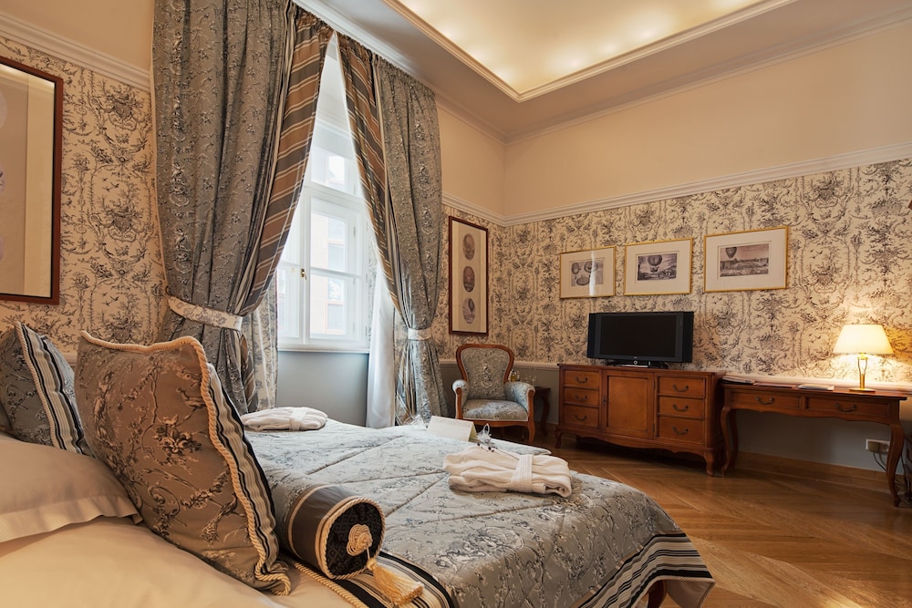The Bonerowski Palace Boutique Hotel — Hotel rooms in Krakow, Lesser Poland