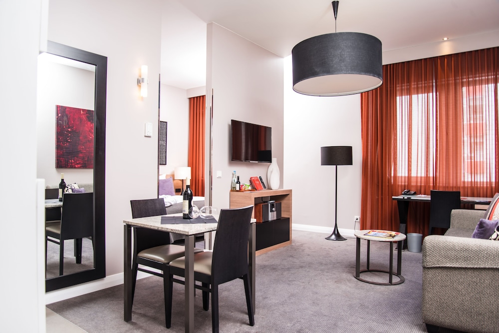 Adina Apartment Hotel Berlin CheckPoint Charlie — Hotel rooms in Berlin, Berlin
