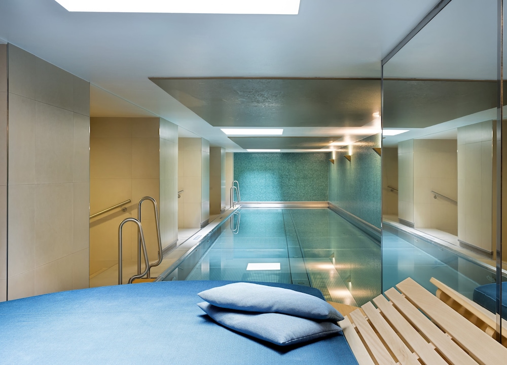 Adina Apartment Hotel Berlin CheckPoint Charlie — Swimming pool in Berlin, Berlin