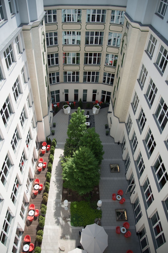 Adina Apartment Hotel Berlin CheckPoint Charlie — Hotel building in Berlin, Berlin