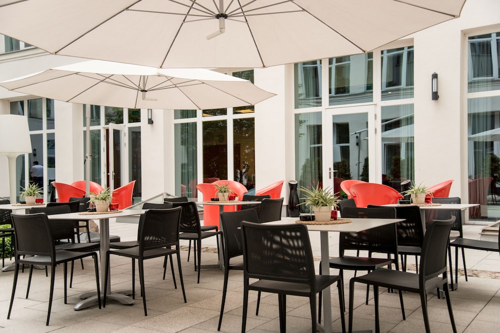 Adina Apartment Hotel Berlin CheckPoint Charlie — Restaurant & bars in Berlin, Berlin