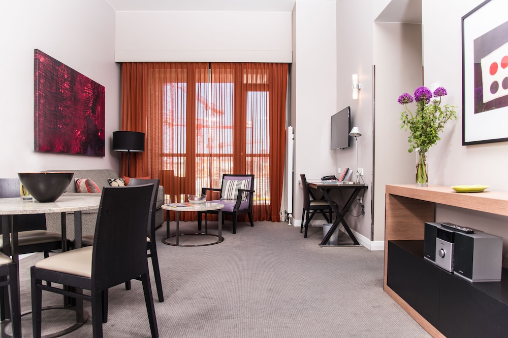 Adina Apartment Hotel Berlin CheckPoint Charlie — Hotel rooms in Berlin, Berlin