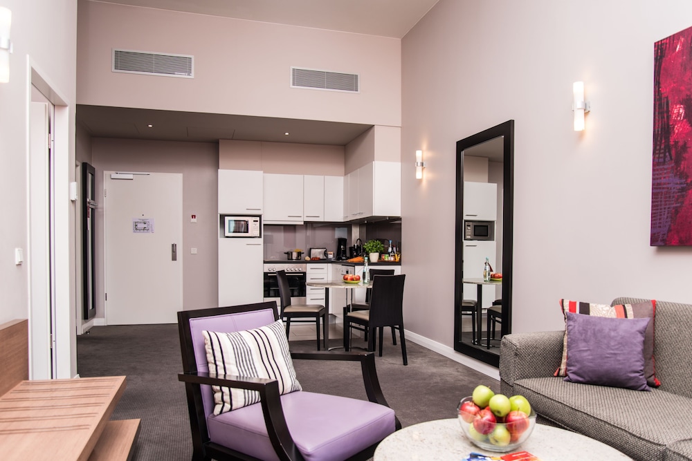 Adina Apartment Hotel Berlin CheckPoint Charlie — Hotel rooms in Berlin, Berlin